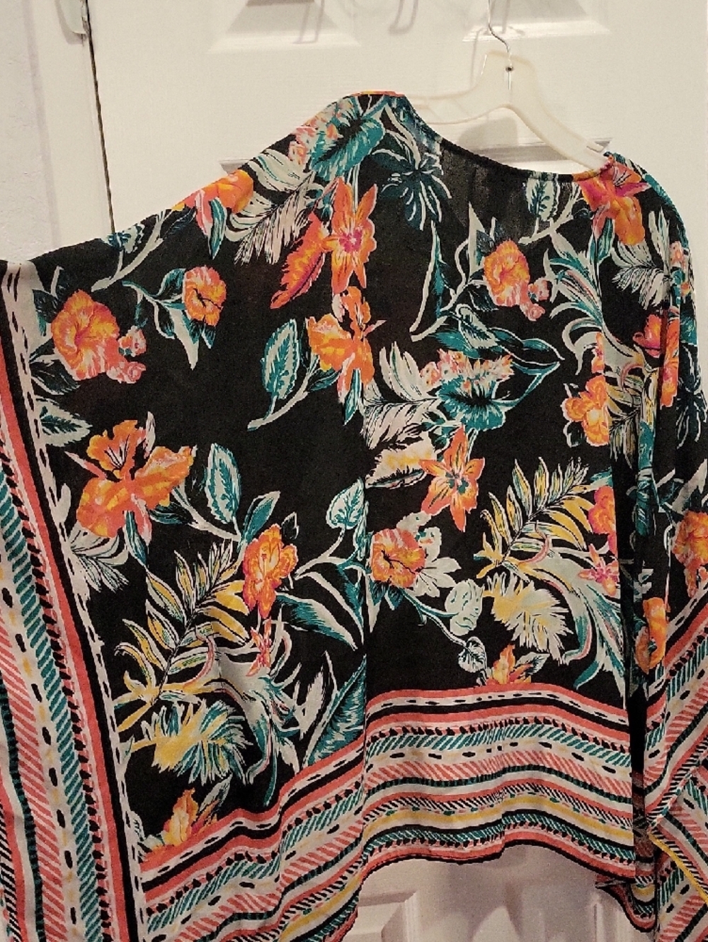 Avenue Black Floral, Light Weight Cover - Picture 4 of 4
